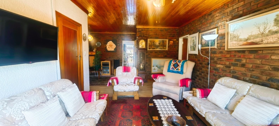 4 Bedroom Property for Sale in Miederpark North West